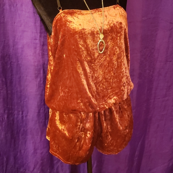 Rachel Roy crushed velvet romper LG - Picture 2 of 5